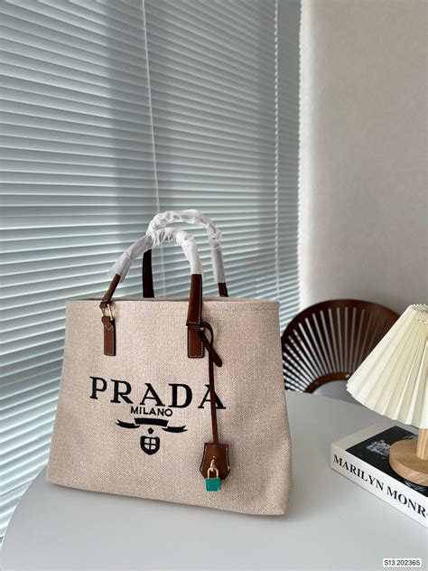 prada 偽物 通販